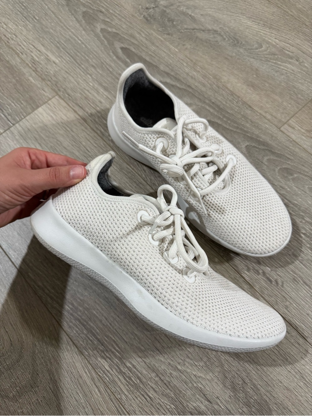 Allbirds tennis shoes